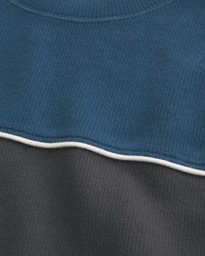 Boxy Long-Sleeve Striped Crew T-Shirt,Boxy Long-Sleeve Striped Crew T-Shirt