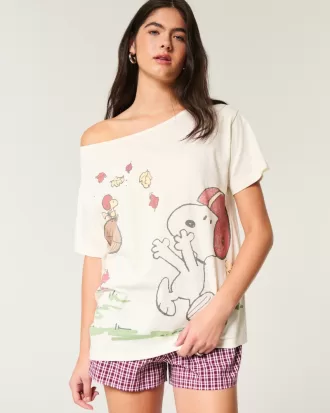 Oversized Off-the-Shoulder Snoopy Graphic Tee,Oversized Off-the-Shoulder Snoopy Graphic Tee Oversized Off-the-Shoulder Snoopy Graphic Tee,Oversized Off-the-Shoulder Snoopy Graphic Tee